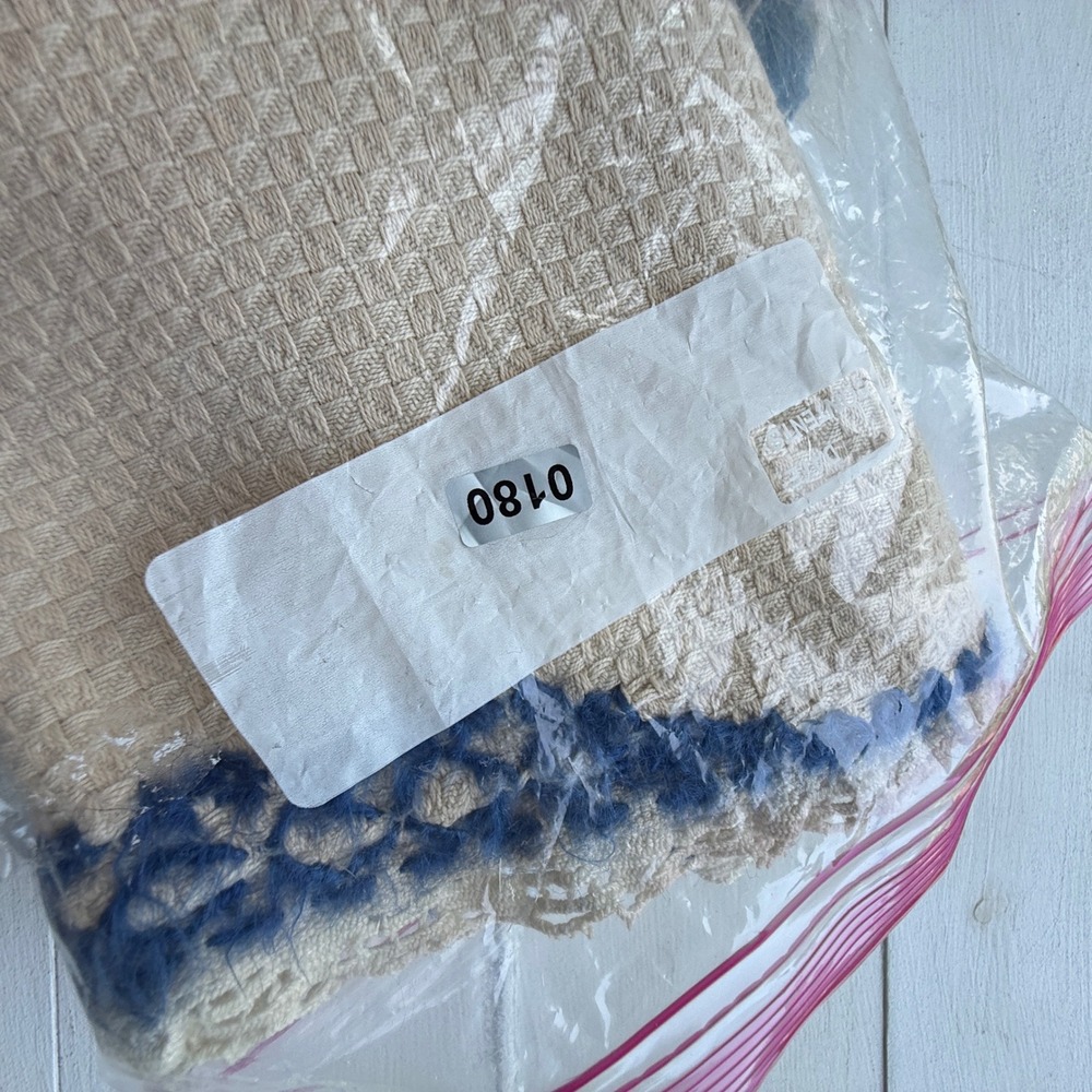 Vintage Hand Embroidered Floral Table Runner Blue White Lace Trim 42 Inch - Picture 11 of 11